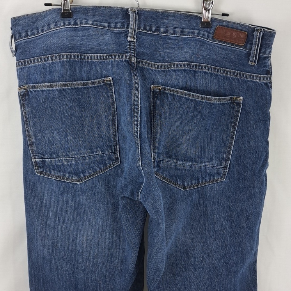 DKNY Soho Relaxed fit straight leg Men's 36/32 light wash denim casual jeans